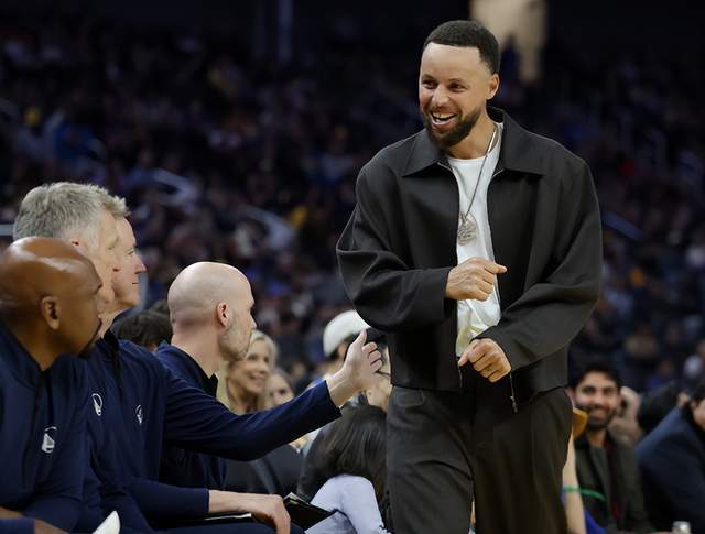 乐鱼官网app-一夜3大消息！库里伤情更新，哈登创里程碑，快船迎重大利好